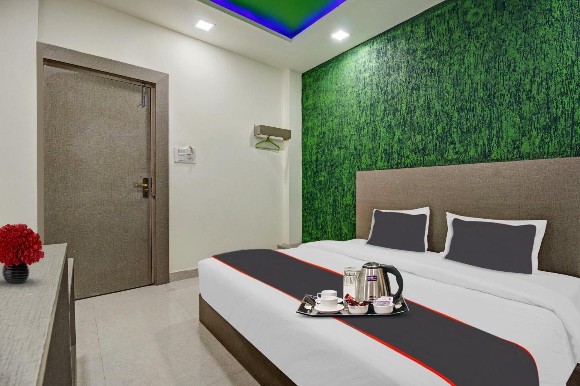 Super Collection O The Wishtler Hotell Bhopal Eksteriør bilde