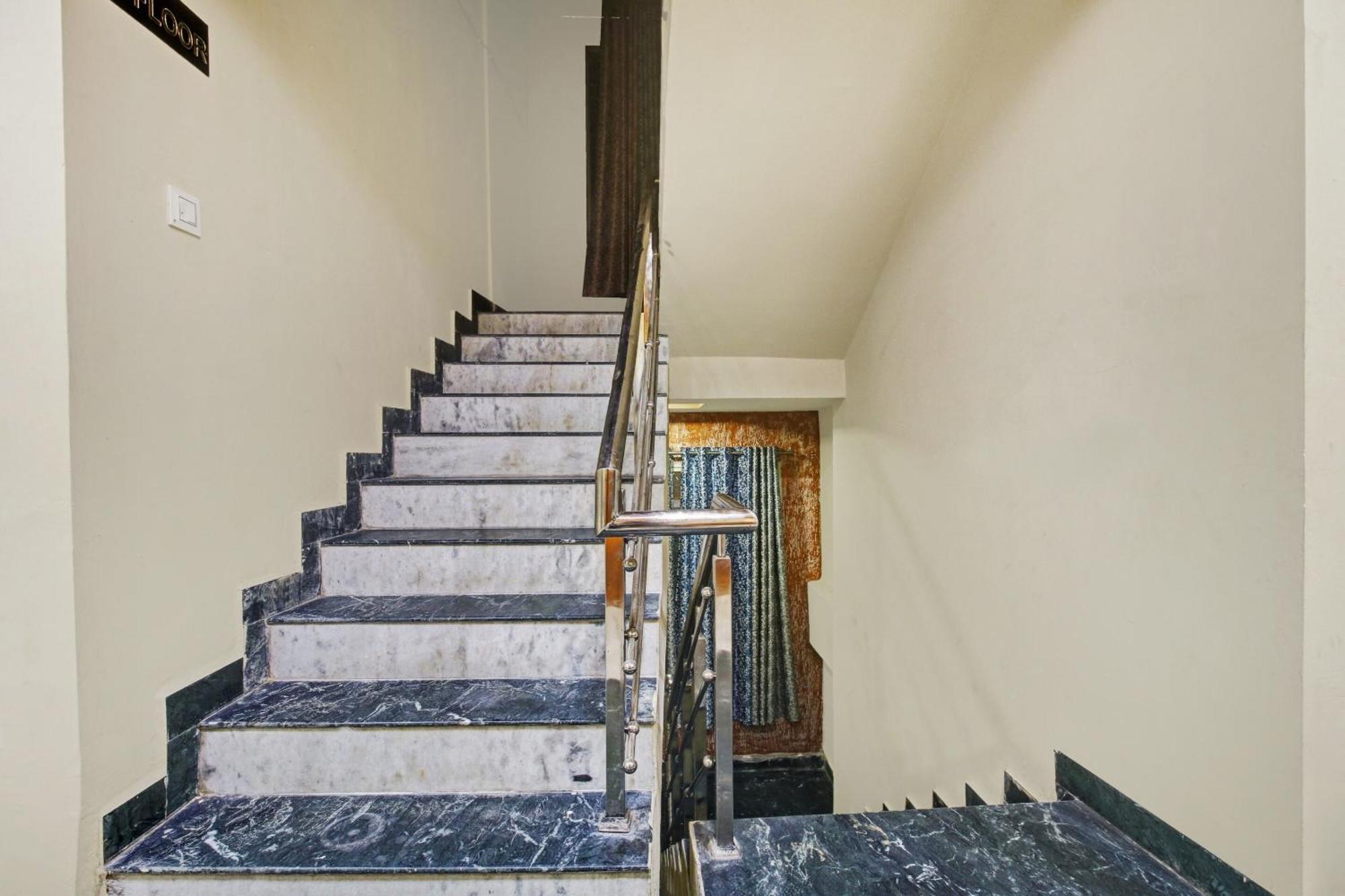 Super Collection O The Wishtler Hotell Bhopal Eksteriør bilde