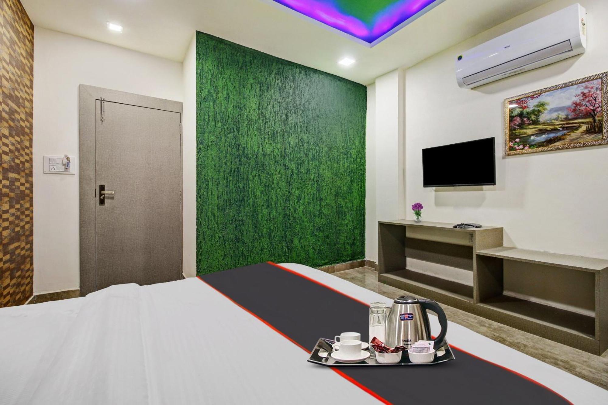 Super Collection O The Wishtler Hotell Bhopal Eksteriør bilde