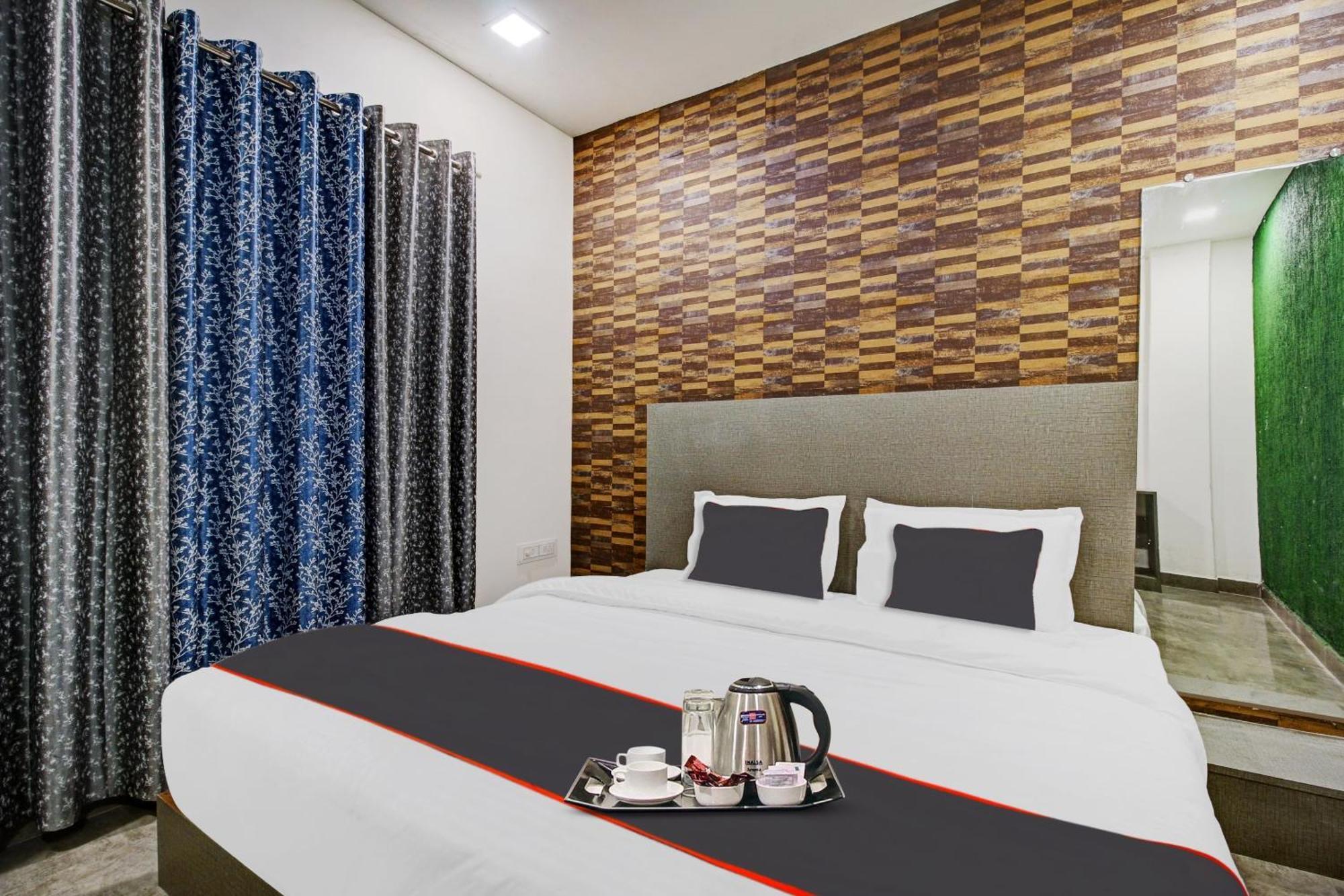 Super Collection O The Wishtler Hotell Bhopal Eksteriør bilde