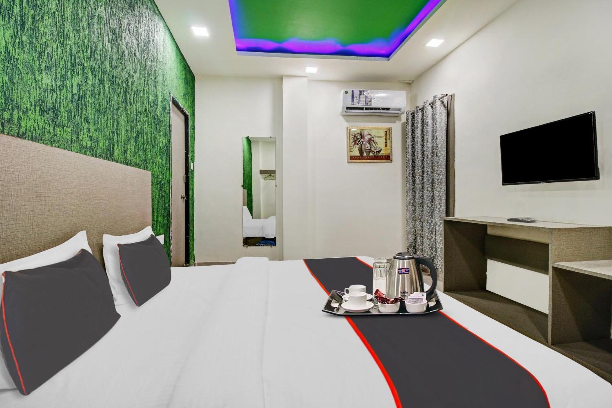 Super Collection O The Wishtler Hotell Bhopal Eksteriør bilde