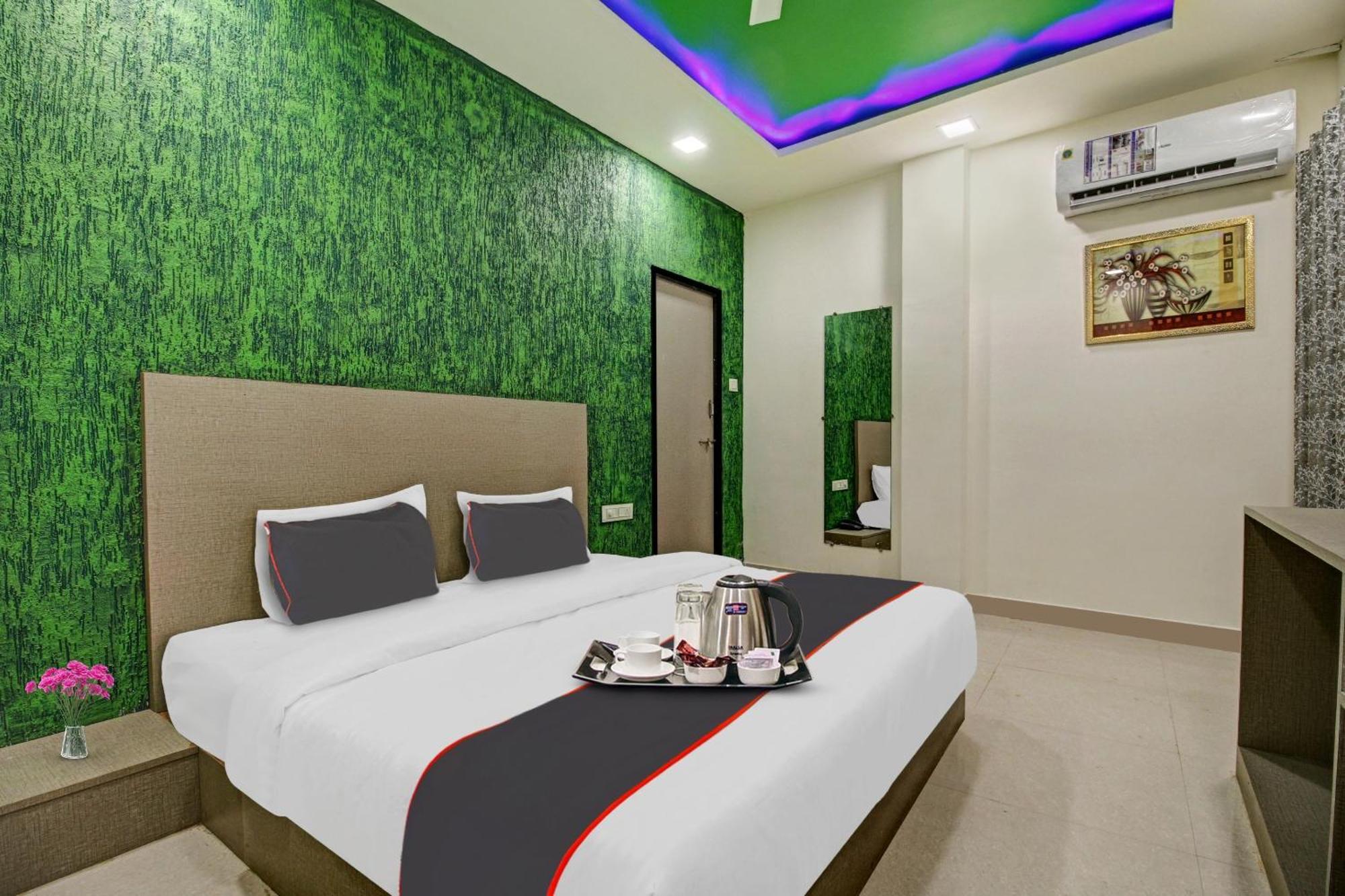 Super Collection O The Wishtler Hotell Bhopal Eksteriør bilde